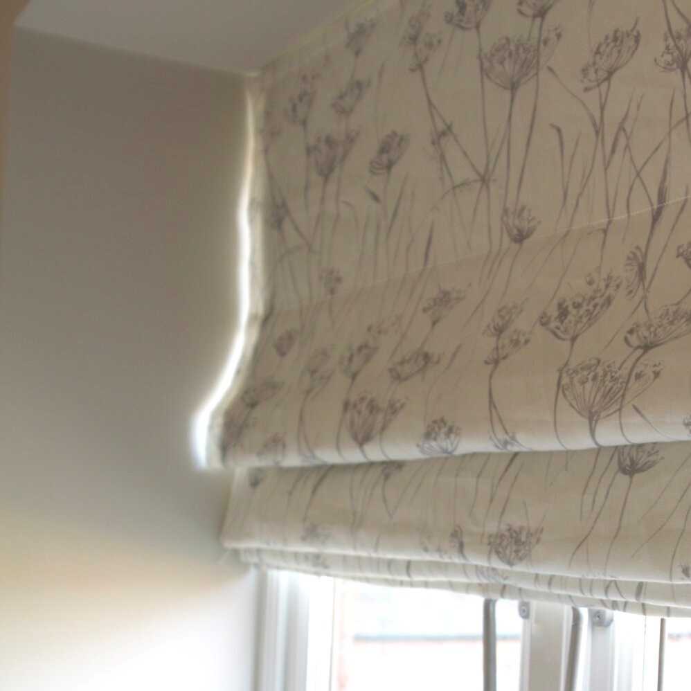 Zoe Glencross Putsborough Cowparsley Grey Roman Blind