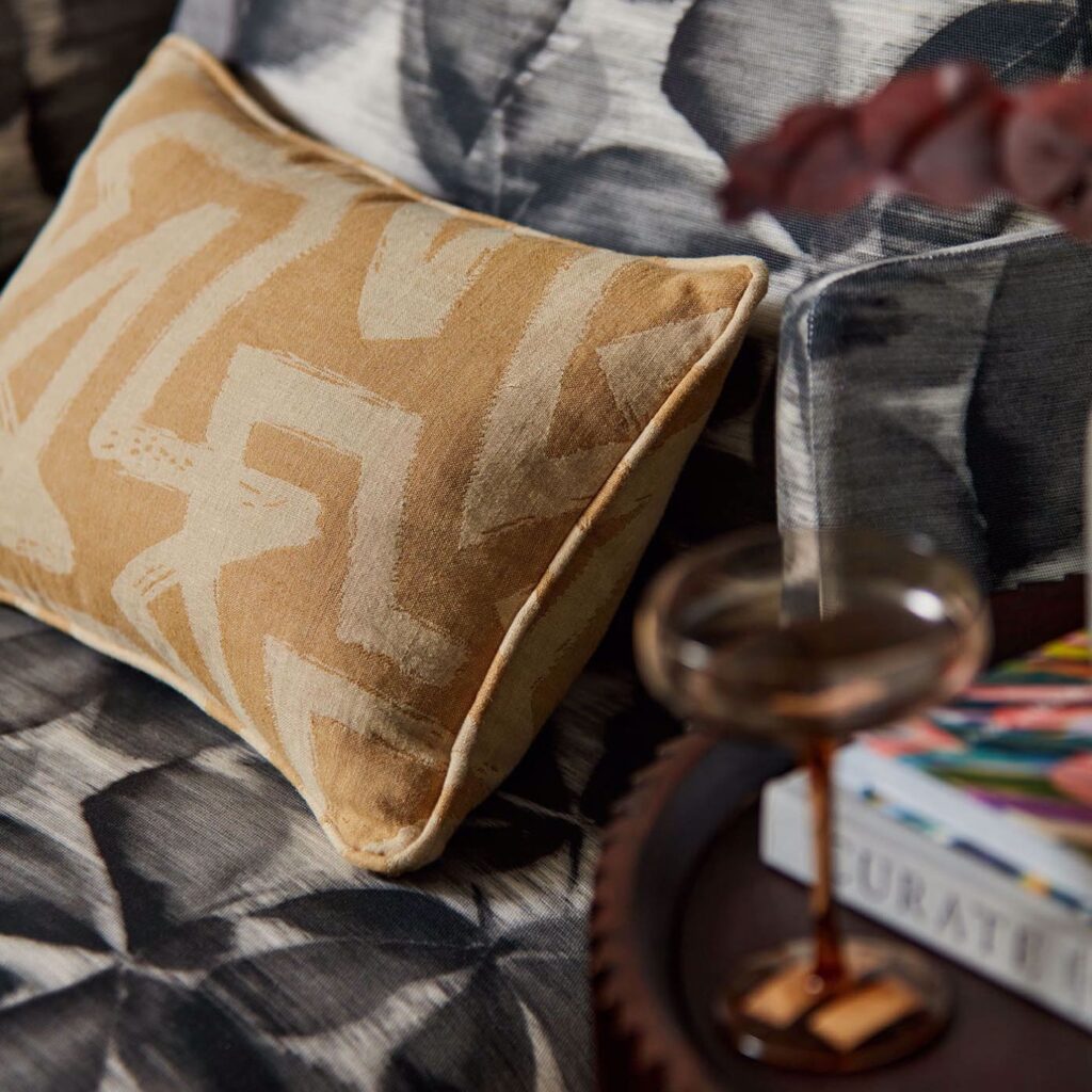 Harlequin Izumi Hessian Cushion