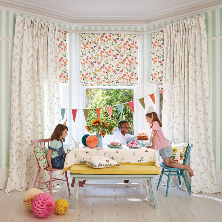 Busy Buzzy Roman Blind Busy Buzzy Roman Blind